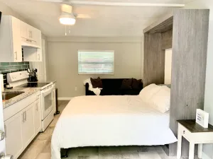 Image of Charming Southside Studio - Centrally Located