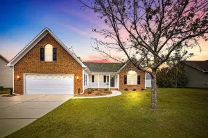 Image of Amazing 4 Bedroom Home Mins to Downtown New Bern