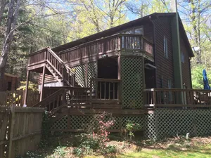 Image of 3-Br [5 beds] 2-Ba House in mtns near town. In mtns near town! Jacuzzi Hot tub!