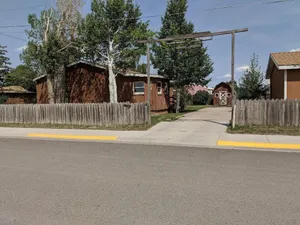 Image of Quiet, Comfortable Location! w\/Double Garage\/Air Conditioning