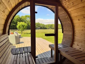 Image of Luxury Barn with sauna near York welcoming families, friends, groups