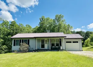 Image of Cozy home in the heart of Hocking Hills * with Hot Tub *