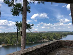 Image of \"Honey's Condo\" Stunning Lake Catherine Views with 2 Masters