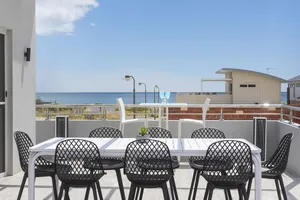 Image of EDGE OF THE BAY - Seaside Perfection