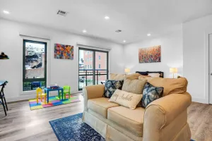 Image of 309 · NEW ⭐️ Vibrant Large Studio Dwntwn 18 Mins to NYC