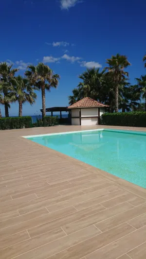 Image of T2 in luxurious waterfront residence