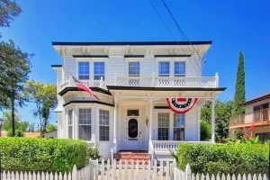 Image of Historic Mansion near downtown
