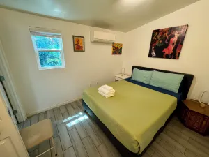 Image of 1 BR Apartment with Courtyard walking distance to Magazine street Art District