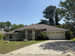 Image of Big 4-bedroom home minutes from North Fl, Shands, Oaks Mall & Ben Hill Stadium