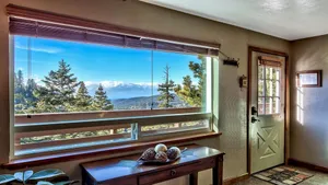 Image of Luxury Lakeview 3 Bd 2 Bth +Loft  Ski In-Out Condo