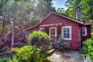 Image of Garden Cottage, 1940's Updated Vacation Cottage, Awesome Carolina Room!