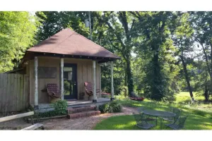 Image of Cottage on riverbank one mile from Clarksdale in gated community