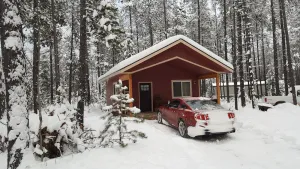 Image of Bear's Den a cozy cabin near Glacier Park