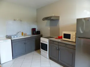 Image of Charmante maison rénovée avec cour, proche bourg, WiFi, jardin clos, animaux acceptés, à Louchy-Montfand - FR-1-489-178