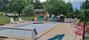 Image of Charming air-conditioned 6\/8 sleeper house with pool, in Lunan