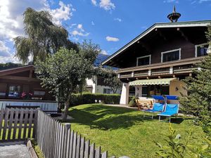 Image of Stunning private villa for 9 people with TV, terrace, pets allowed and parking