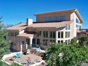 Image of Luxury Villa with unobstructed Rocky Mountain & nature views in every direction