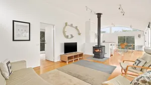Image of 36 Bruce Road Silverleaves - Short stroll to the beach