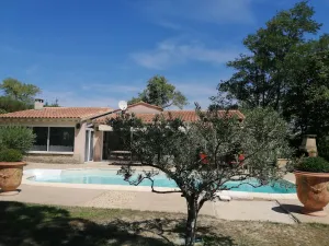 Image of Mas with swimming pool in countryside, meticulous decoration, very comfortable
