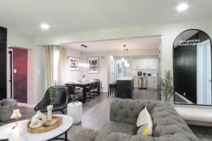 Image of The Cola White House: Sleeps 16 + 4 BDRM w\/ Smart TV's + Theater + 7 mins to DT