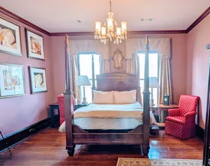 Image of The Drane Room at The Town House Inn in charming Buena Vista, Ga