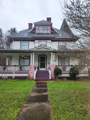 Image of Romantic Victorian close to ski resorts and St Bonaventure University. Beautiful