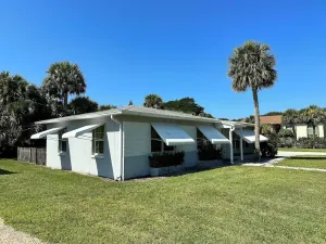 Image of SOUTH BEACH & PARK at your Doorstep • DOLPHIN COTTAGE • Comfy Fun Vero Beach