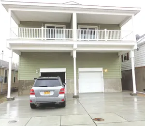 Image of 4 bdr 3 bath condo short walk to Beach, Boardwalk, Bay, and Water Park.