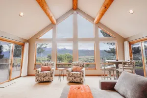 Image of Beautiful Executive Rental in Ridgway- Amazing Views - Pets welcome!