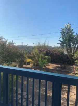 Image of Cheerful 3br, 2ba just blocks to the beach!