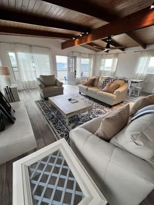 Image of 4BR\/2BA Beach House: Families-Friends-Pets Welcome