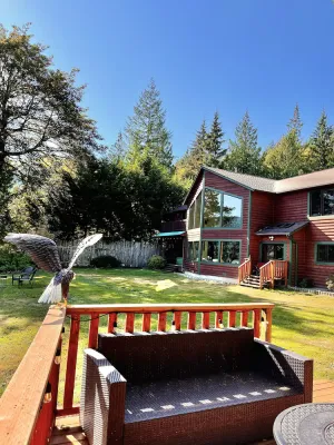 Image of Barrel sauna, two plug-play hot tubs ,pool table Mt View private trail to river