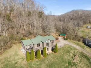 Image of Snow Creek Retreat 20 minutes south of Franklin