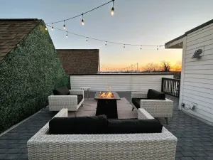 Image of Gorgeous Home Rooftop Deck 3 Bdrs 3 Baths