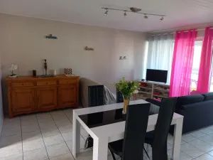 Image of T2 52m2 apartment with garage 300 m from the beach in the Petit Marché area.