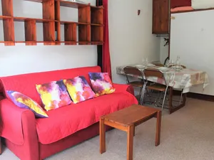 Image of Studio avec Balcon Proche des Pistes et Commerces à Vars - 2 Couchages, Parking Inclus - FR-1-330B-153