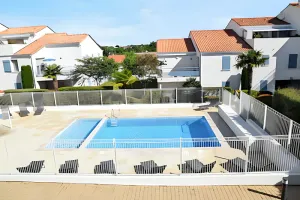 Image of Maison 60m² avec terrasse, piscine, parking privé, à 10 min de la plage - Animaux acceptés - FR-1-494-14