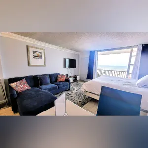 Image of GORGEOUS OCEANVIEW with balcony and pool!