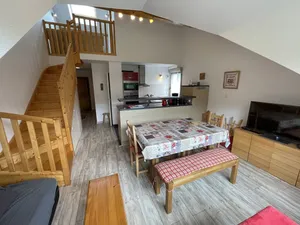Image of Appartement de Standing en Duplex avec WiFi, Parking et Proche Pistes - 3 Chambres, 2 Salles d'Eau - FR-1-787-6