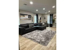 Image of Country-Modern Newly Remodeled 3 bdrm\/2 bath