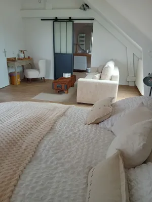 Image of Suite Familiale Spacieuse vue sur Plan D'eau et sur les Hauteurs des Marais