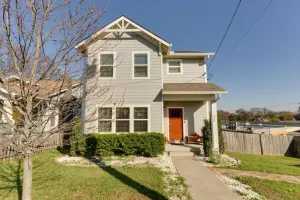 Image of 3 Bedroom Home- HUGE yard, 4 miles to Broadway