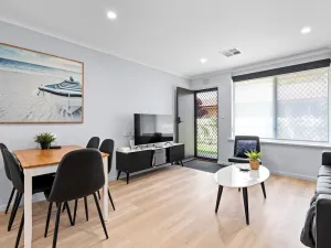 Image of Feel happy & at home here! Freshly renovated, cosy home unit in Hectorville, SA. Linen hire included