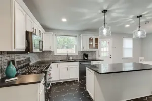 Image of Fully Furnished home on 3\/4 of an acre .Centrally located to Nashville and the airport