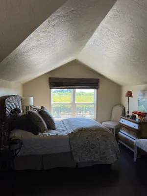 Image of A classic barn loft, reinterpreted.