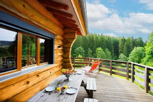Image of Original chalet en rondins, l'Ours Canadien