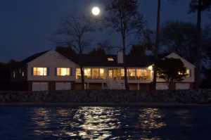 Image of Sunset Lodge on the Bay