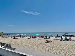 Image of Beach Ready 3-bdrm house, Short Walk to Private Beach and Park, Lots of Parking