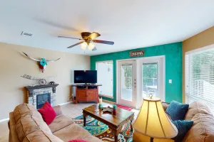 Image of 2 Pools, 4 Hot tubs on the Guadalupe River! Walk to Schlitterbahn!