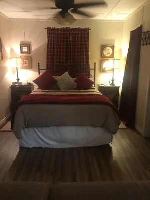 Image of Efficiency Apt. Located In Pineywoods Of East Texas. Private Apt\/Inlaws Quarters